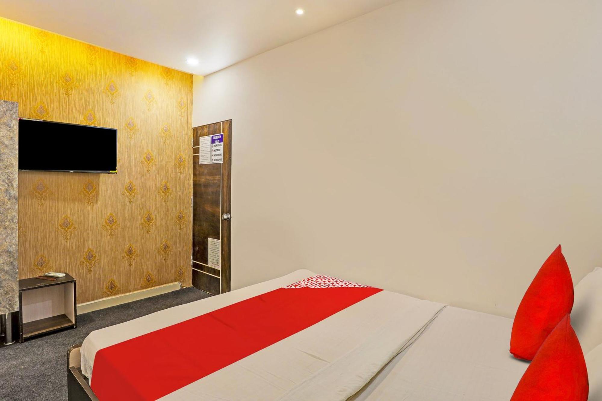 Hotel O Lotus Hotel Surat Ngoại thất bức ảnh