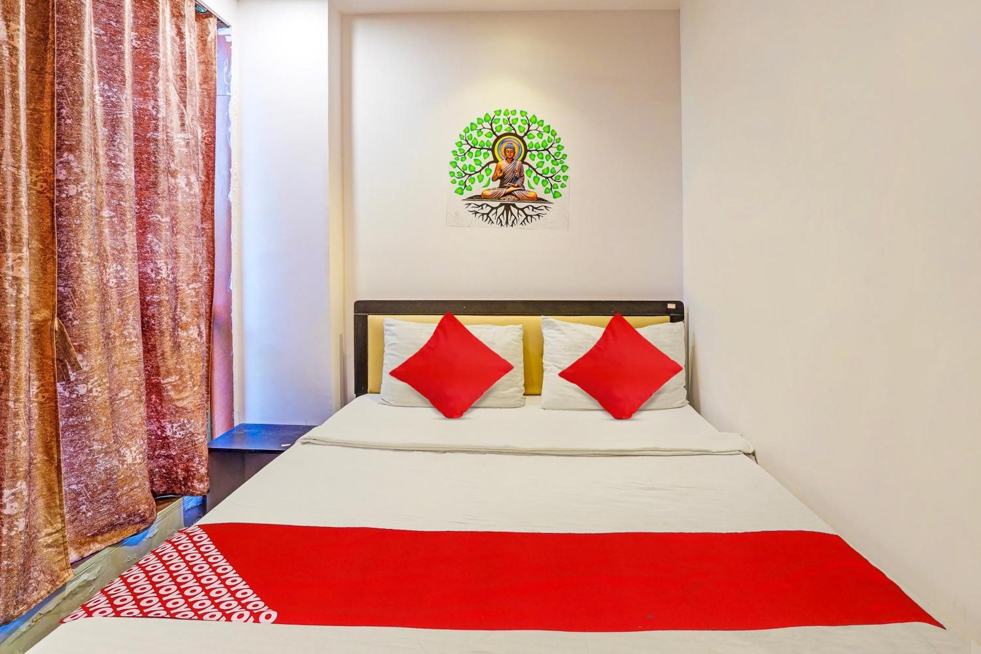 Hotel O Lotus Hotel Surat Ngoại thất bức ảnh