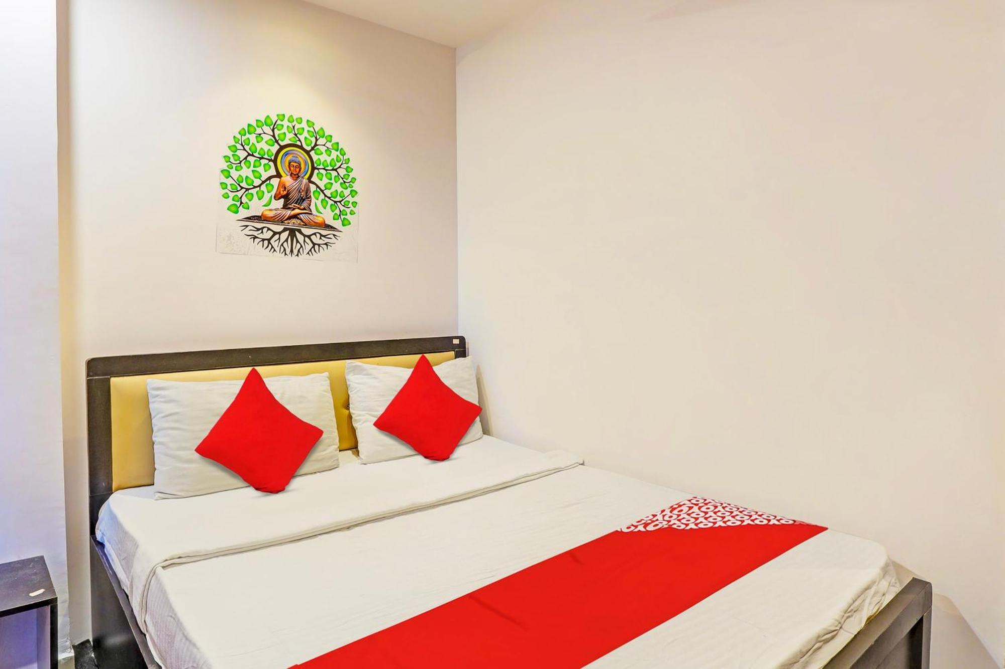 Hotel O Lotus Hotel Surat Ngoại thất bức ảnh