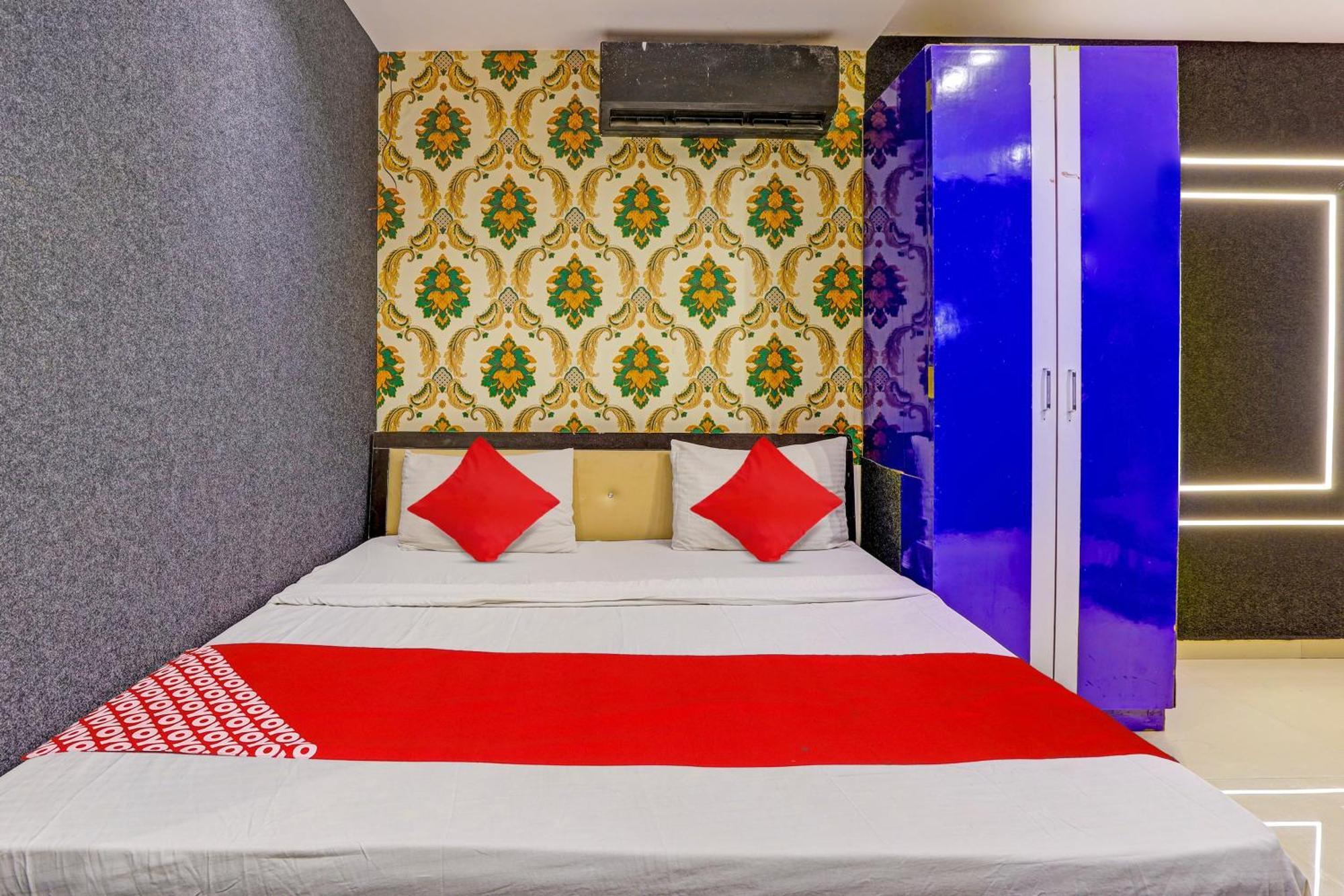 Hotel O Lotus Hotel Surat Ngoại thất bức ảnh